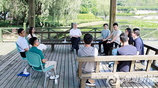 砥砺青春行稳致远：校长于志刚与2020届毕业生代表座谈
