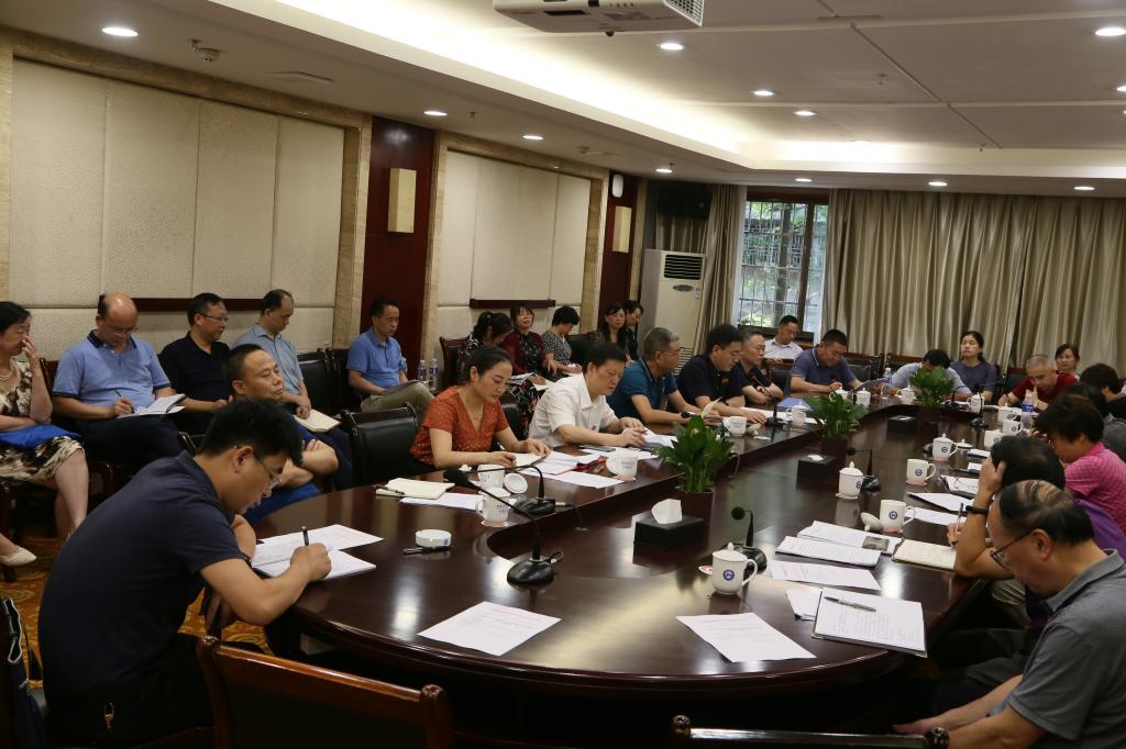 我校召开党务工作会议