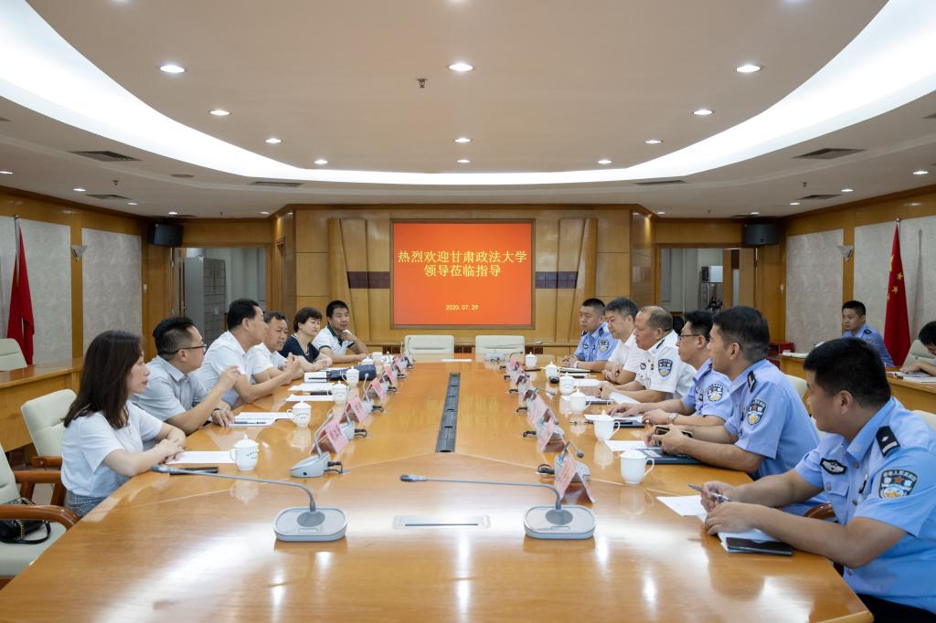 校领导带队开拓毕业生就业市场