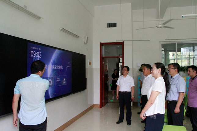 学校领导深入曲阜师大日照第一附属小学调研指导