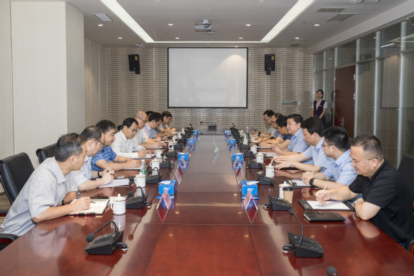 校长单忠德赴校区所在地地方政府走访调研