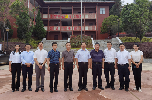 王定华书记带队赴云南保山考察调研慰问