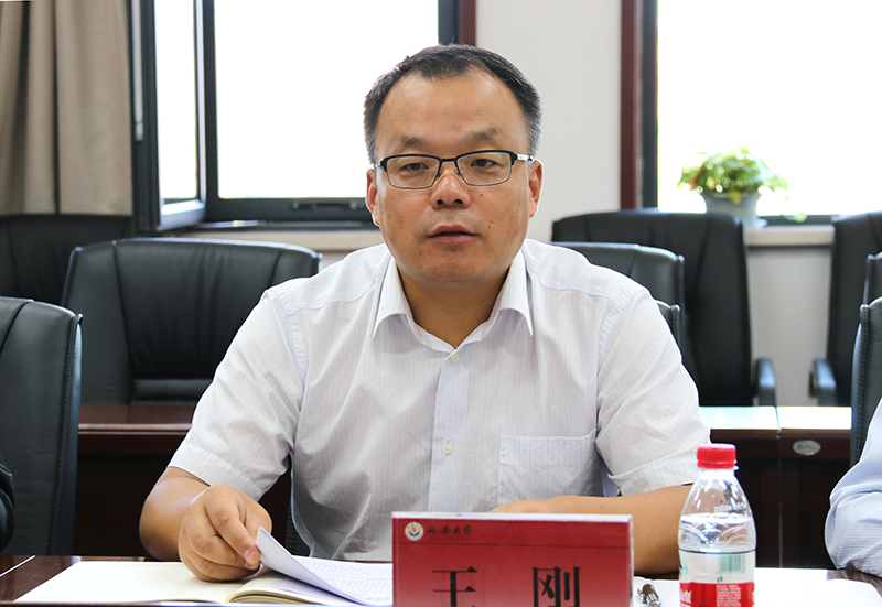 省委组织部干部人事档案督查组来校督查干部人事档案建设工作