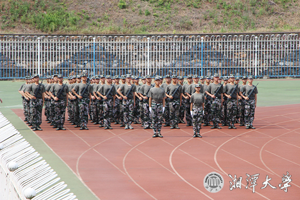 学生军训教官模拟营暑期集训结束
