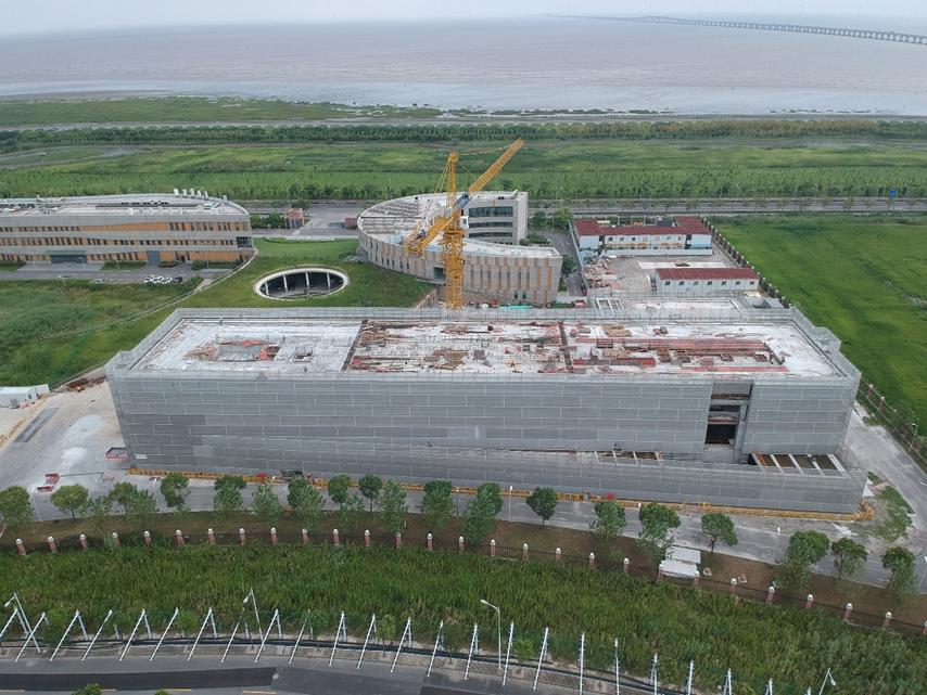 国家海底科学观测网监测与数据中心建筑主体结构封顶