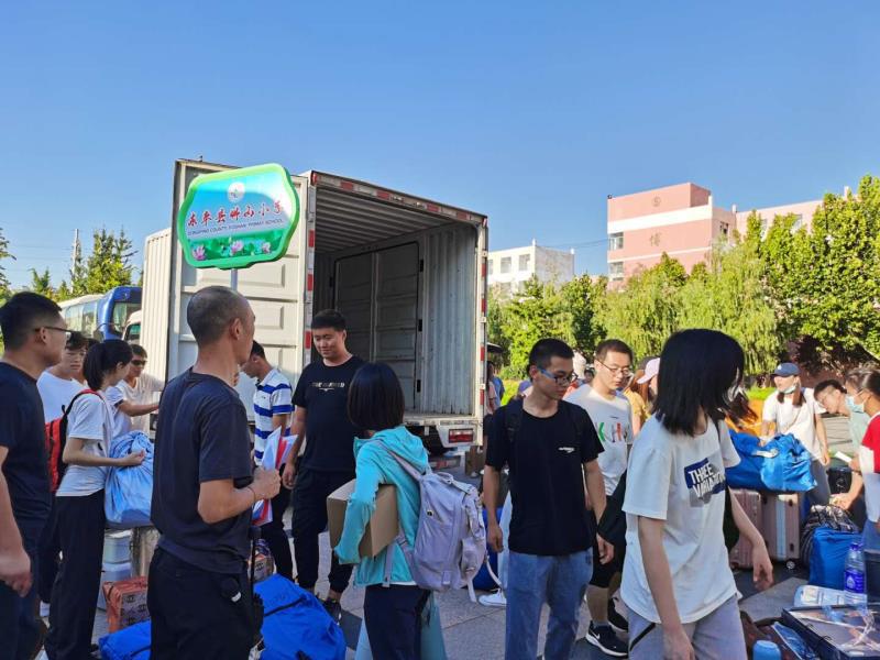 学校欢送2018级师范生赴泰安市中小学实习支教