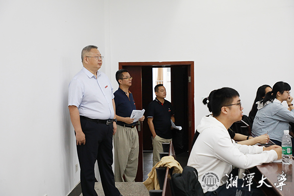 开学第一天，师生逐梦前行