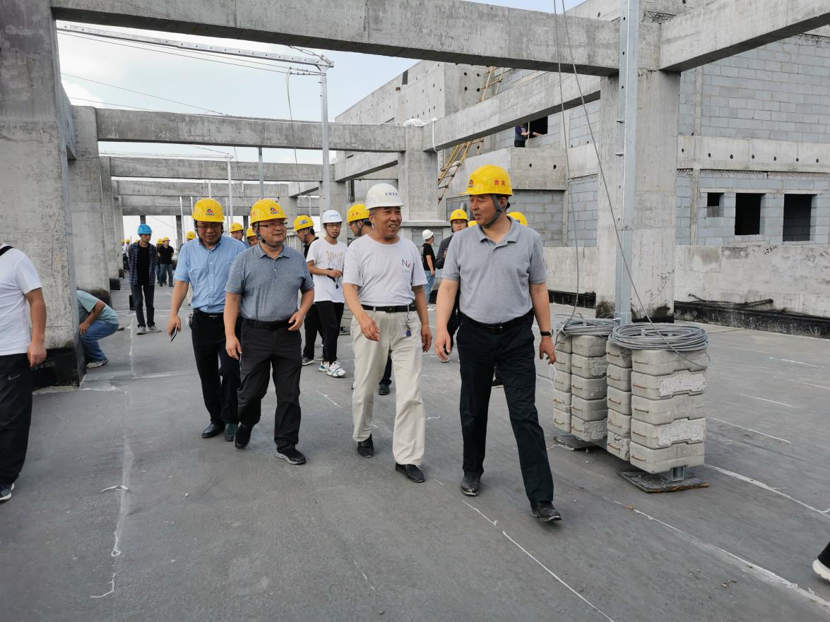 我校公路基础设施创新建设平台和渭水校区建筑实验中心项目主体工程及其他基础设施配套工程通过验收