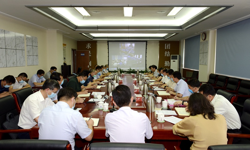 学校召开中层党组织书记会部署新形势下党建工作
