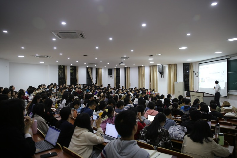 马寅翔副教授主讲本学期“法治中国”课程第五讲
