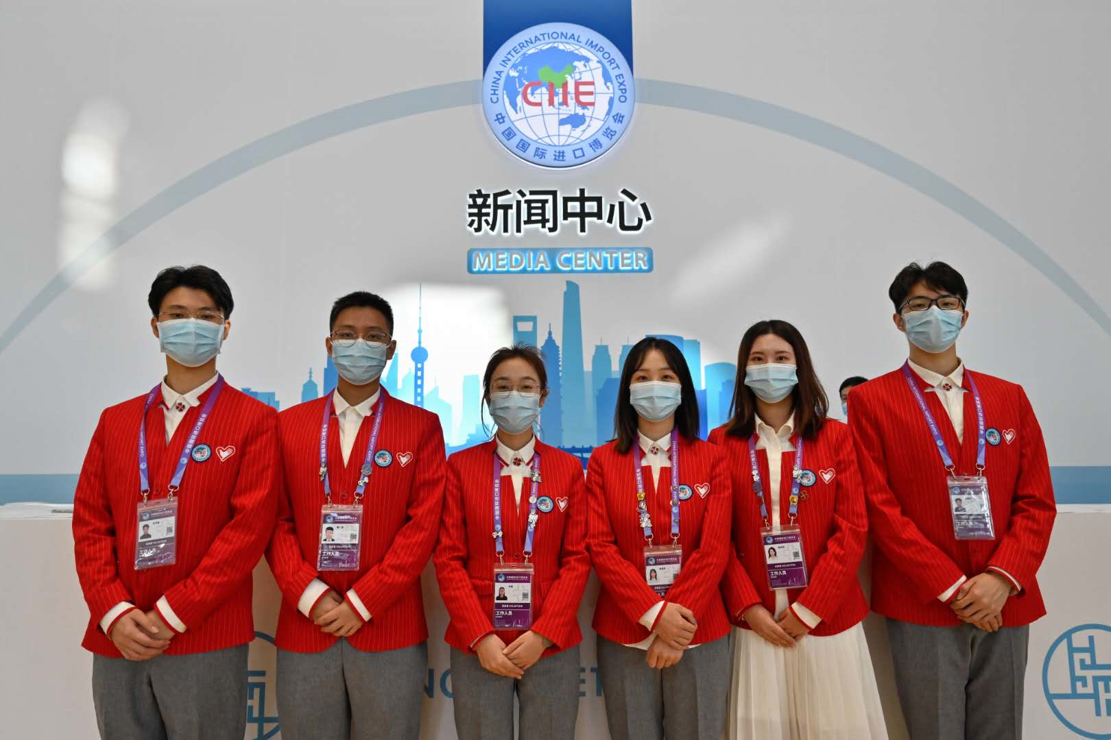 进博“来袭”，东华“小叶子”集合报到