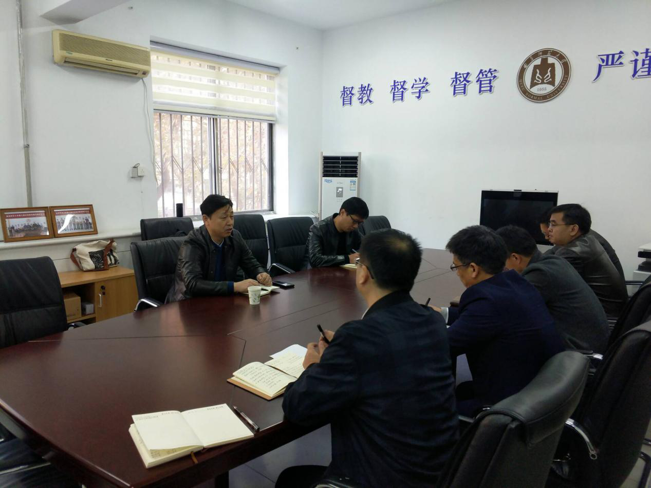 校长张洪海到教务处调研指导工作
