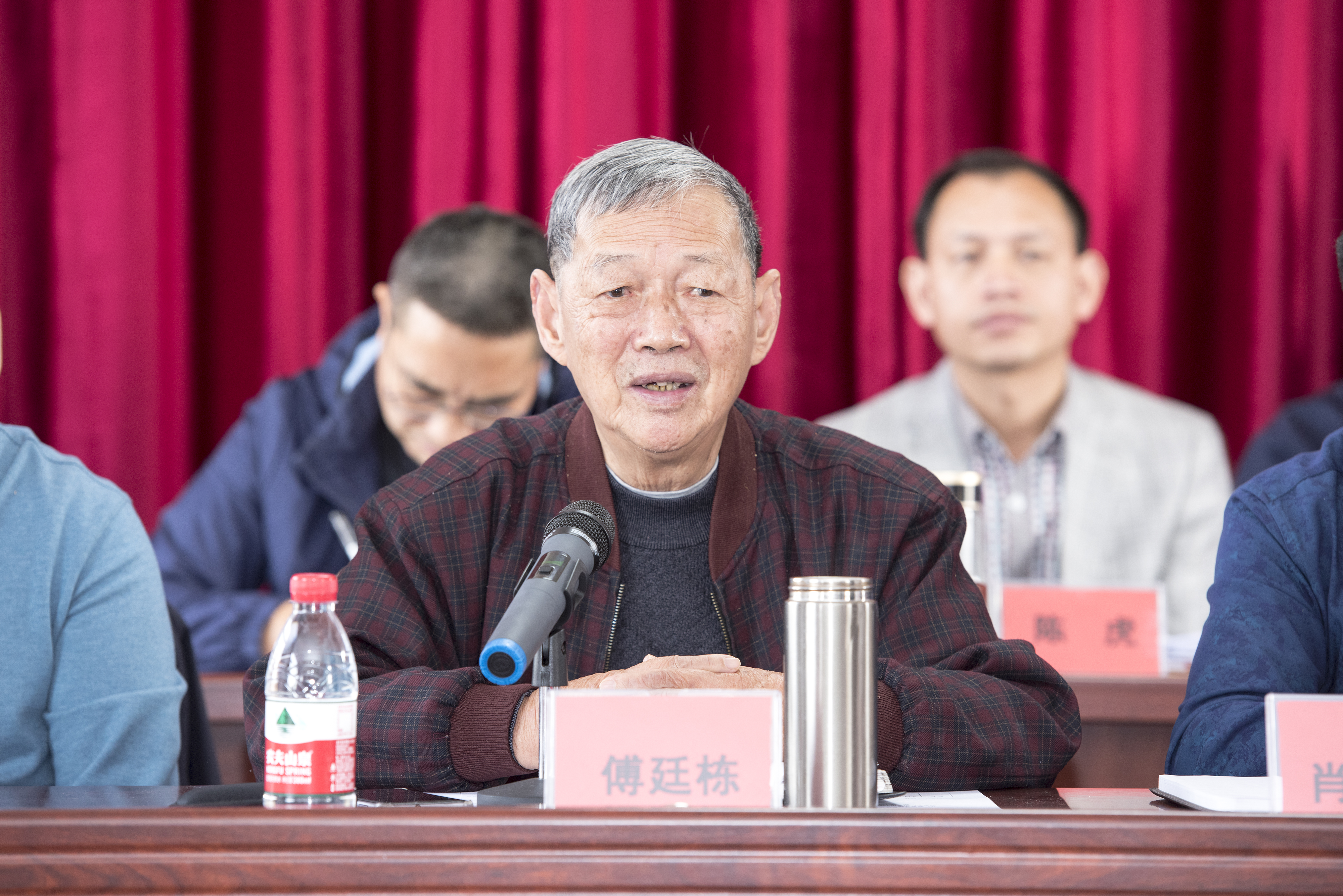“再生稻田多功能油菜免耕飞播技术”观摩与研讨会在蕲春举行