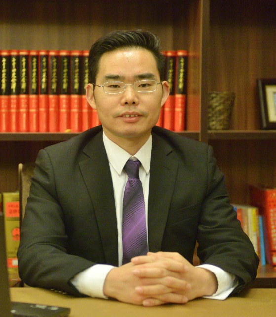 我校杨华教授荣获“全国杰出青年法学家”提名奖