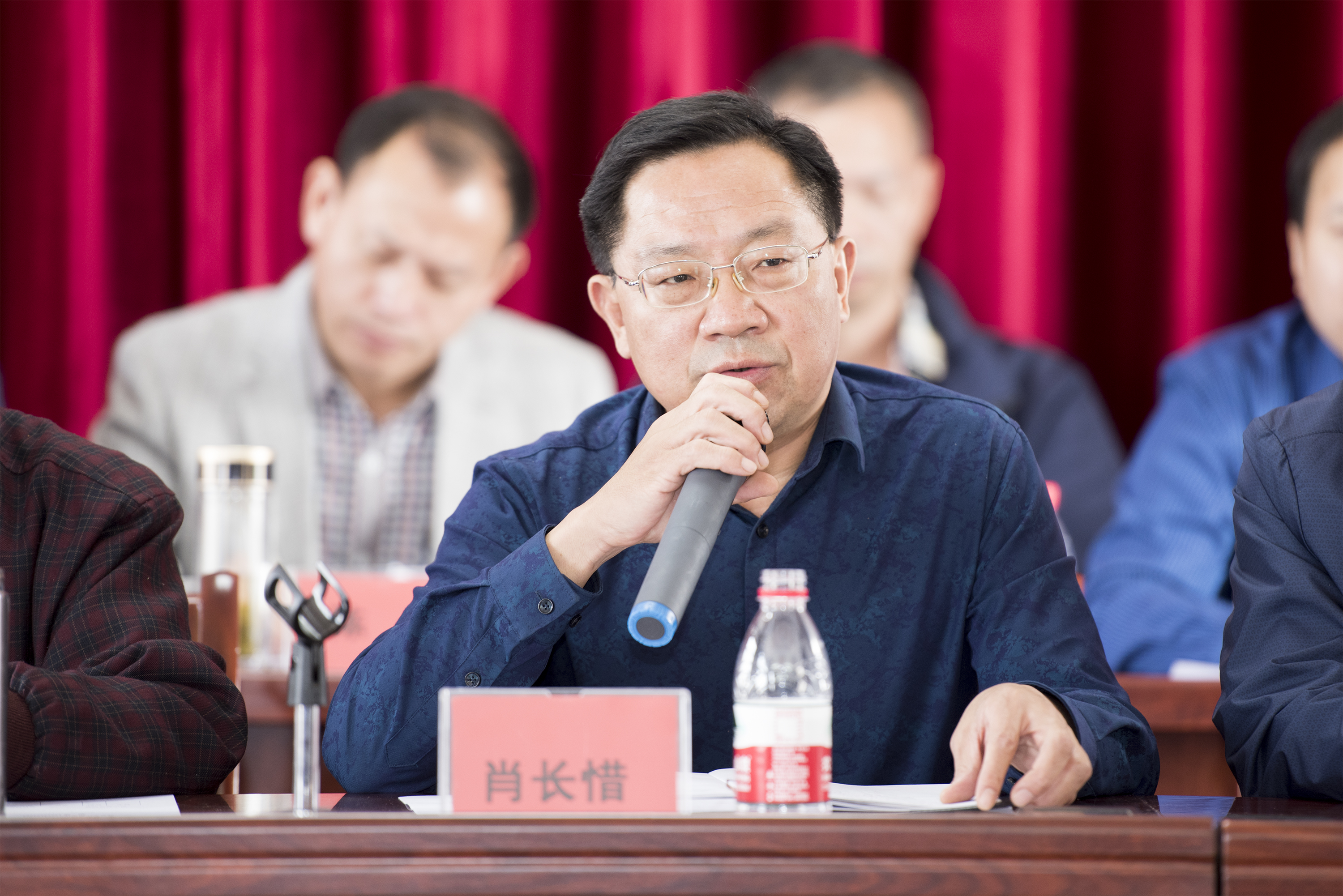 “再生稻田多功能油菜免耕飞播技术”观摩与研讨会在蕲春举行
