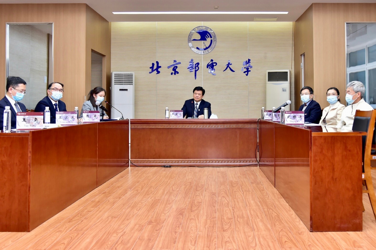乔建永校长与英国伦敦玛丽女王大学ColinBailey校长举行云会见