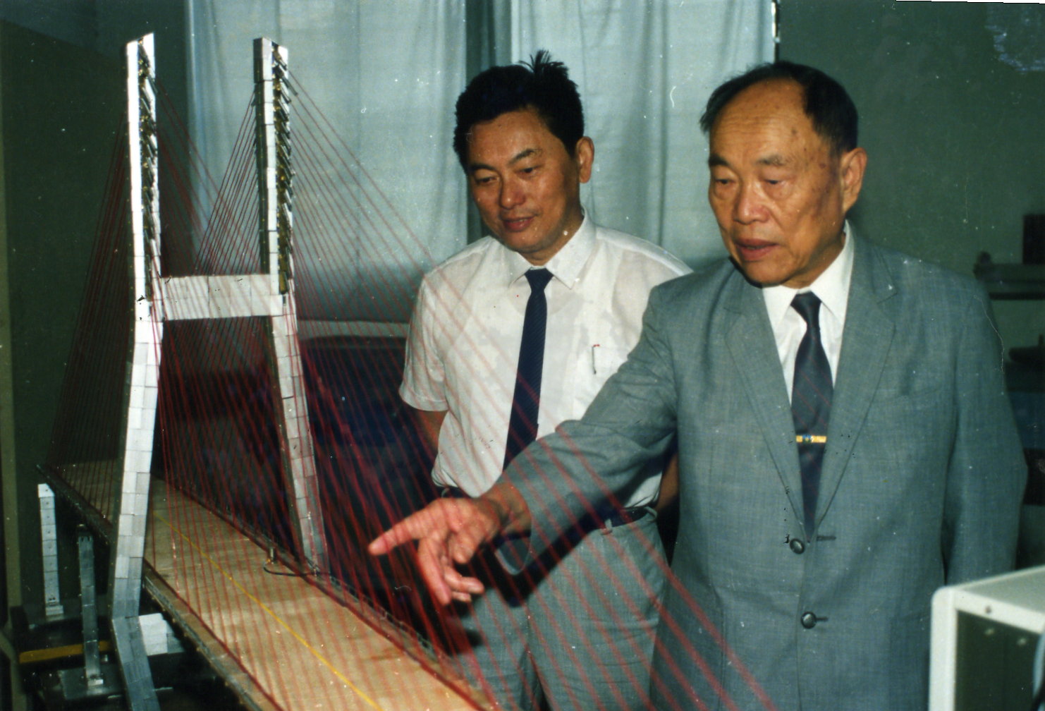 长虹飞架浦江，路网疏密有致，“同济智慧”助推浦东开发驶上快车道（交通篇）
