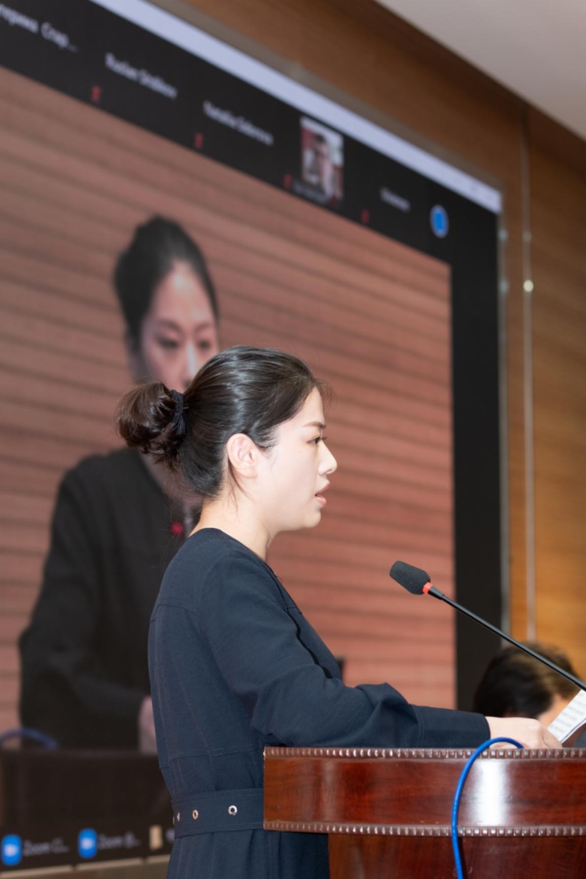 “法治发展与区域治理现代化”国际学术研讨会在我校召开