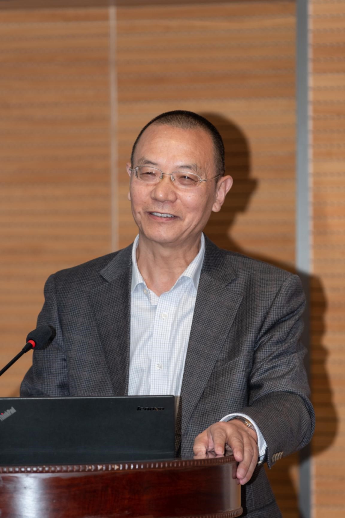 “法治发展与区域治理现代化”国际学术研讨会在我校召开