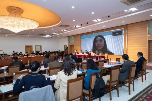 “法治发展与区域治理现代化”国际学术研讨会在我校召开