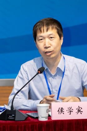 “法治发展与区域治理现代化”国际学术研讨会在我校召开