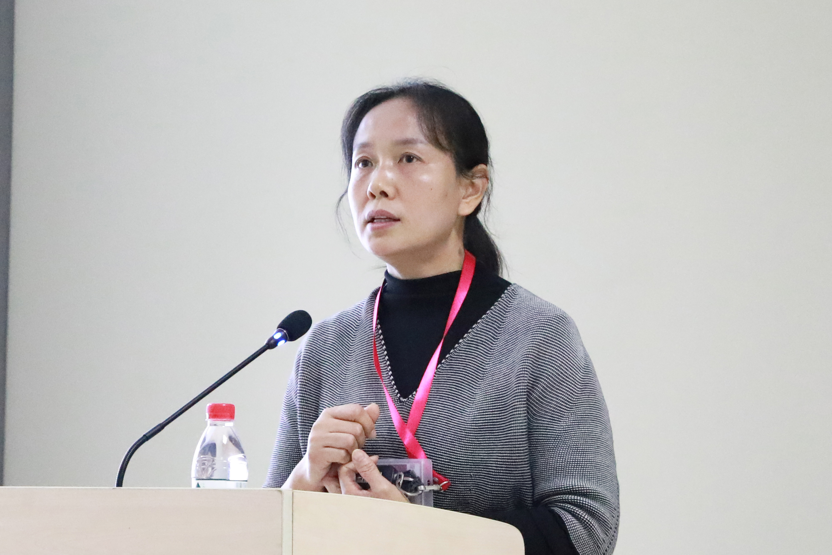 我校举行“图书数字资源与服务项目”专题讲座