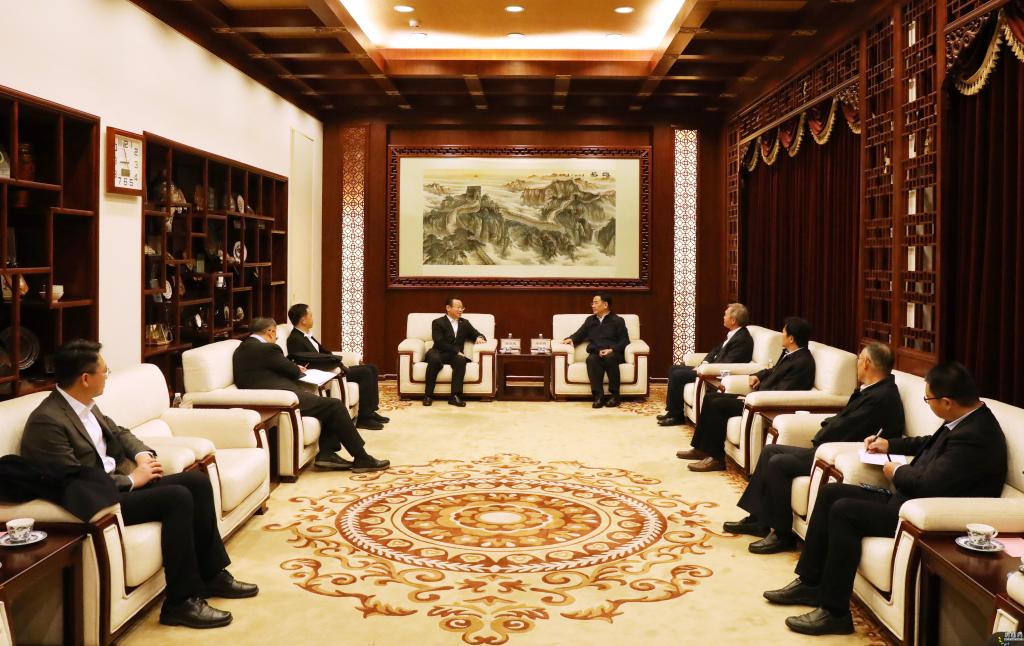 中粮集团栾日成总裁一行来访我校座谈交流