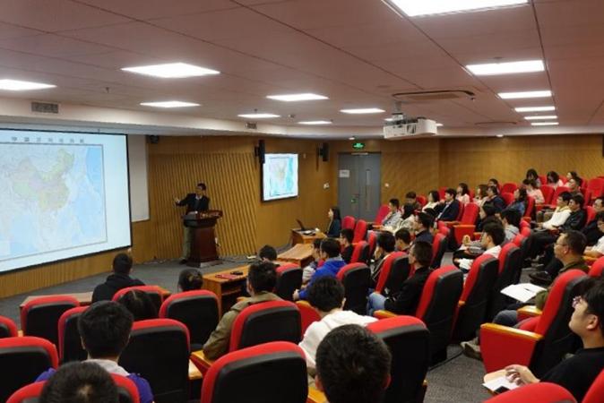 “周边涉海外交知识进高校”系列讲座在上海交通大学举行