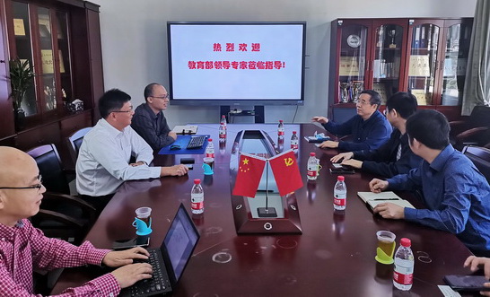 教育部教育管理信息中心副主任曾德华一行莅临我校指导智慧校园建