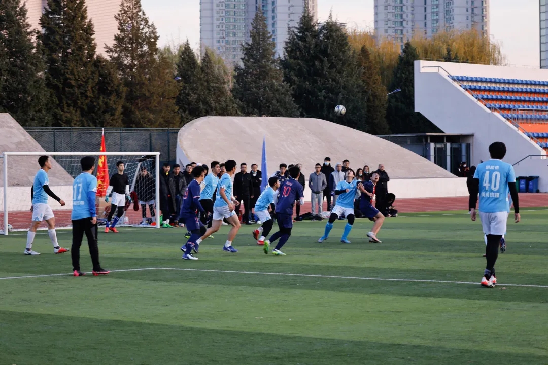 第五届九人制男子足球赛圆满落幕经管队摘得桂冠