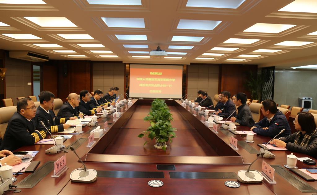 中国人民解放军海军军医大学政治委员焦占锋少将一行来校调研