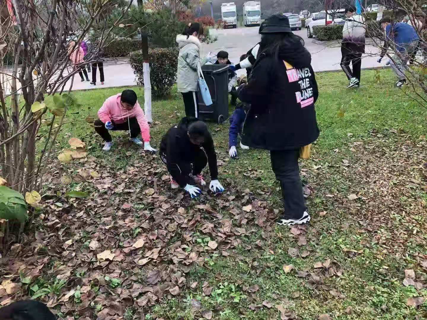 【创建文明校园专栏】学工部组织学生开展“美化校园环境、创建文明校园”义务劳动