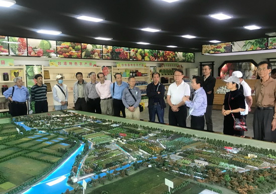 我校离退休教职工协会到珠海台创园参观交流