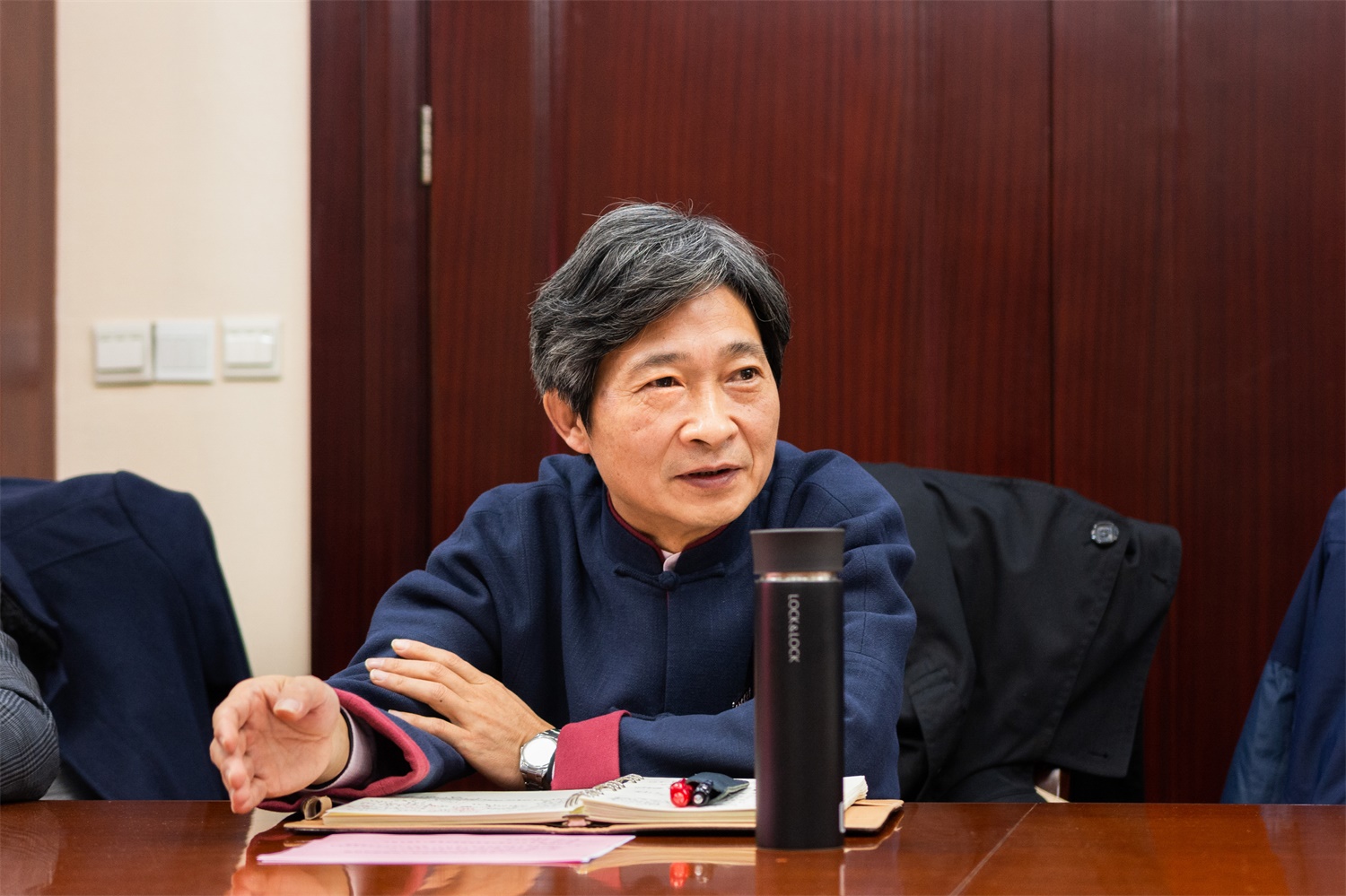 学校召开2020年度新晋高级职称党政管理人员座谈会