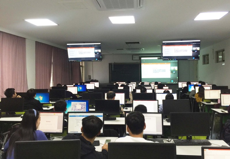我校举办新入职教师“PPT教学课件制作实用技巧”专题培训会