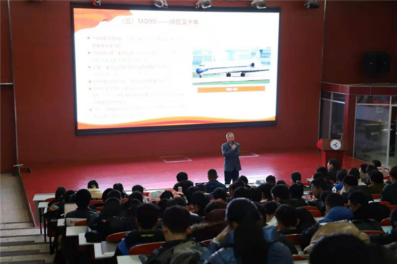 校领导在西工大玛丽女王工程学院讲授思政课