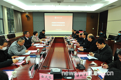 武汉市科技局党组书记、局长盛继亮一行来校调研