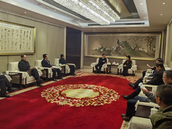 南京市韩立明市长会见“人民科学家”、我校航天学院院长叶培建院士