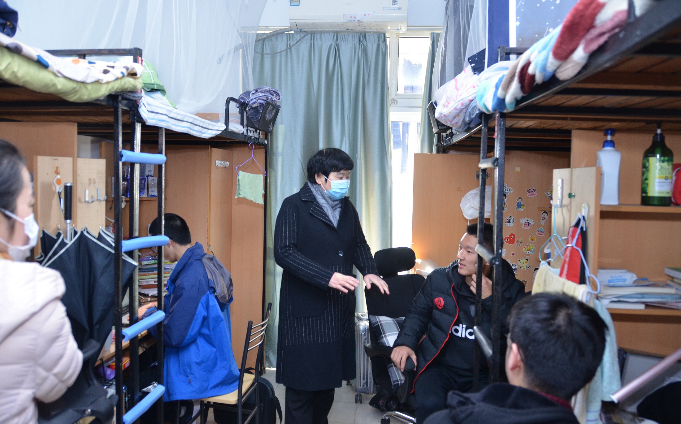 华东师大开展学生宿舍安全卫生情况走访检查