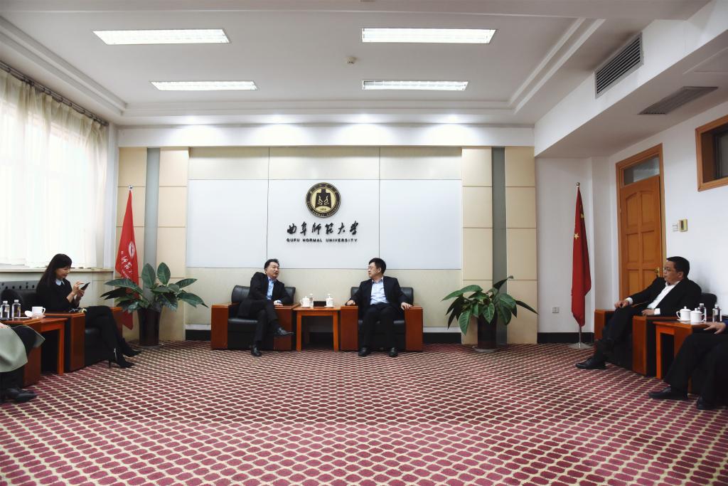 北京广慧金通教育科技有限公司董事长焦殿成一行来曲阜师大访问交流