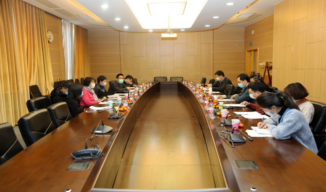 学校召开政协委员征求意见座谈会