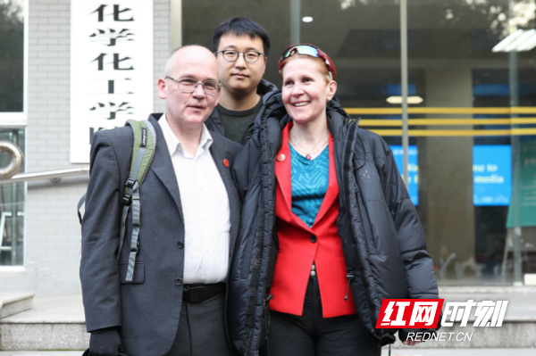 【喜迎党代会奋进新征程】（红网）名师风范｜苏文、苏曼夫妇：这里是理论研究的“天堂”所以我们留了下来