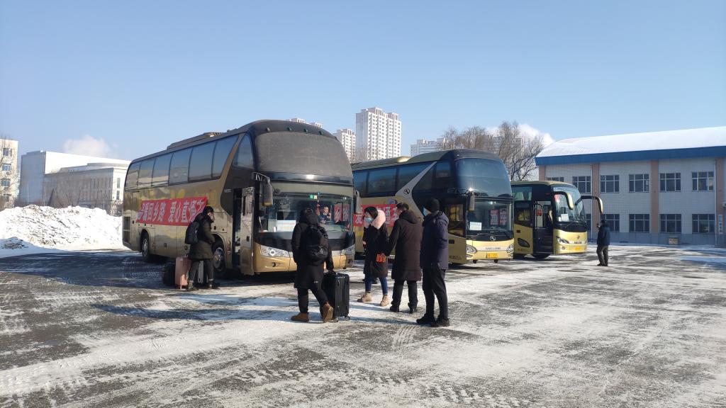2021年“温暖回乡路，爱心直通车”温馨启航