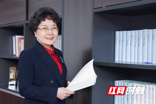 【喜迎党代会奋进新征程】（红网）名师风范丨蔡美花：这里环境好人才俊一定能打造国际一流的学术团队