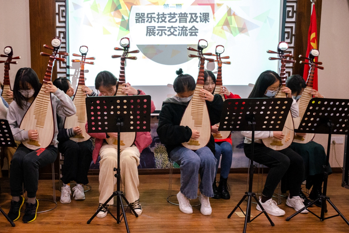 器乐技艺普及班：学长为师共同学艺