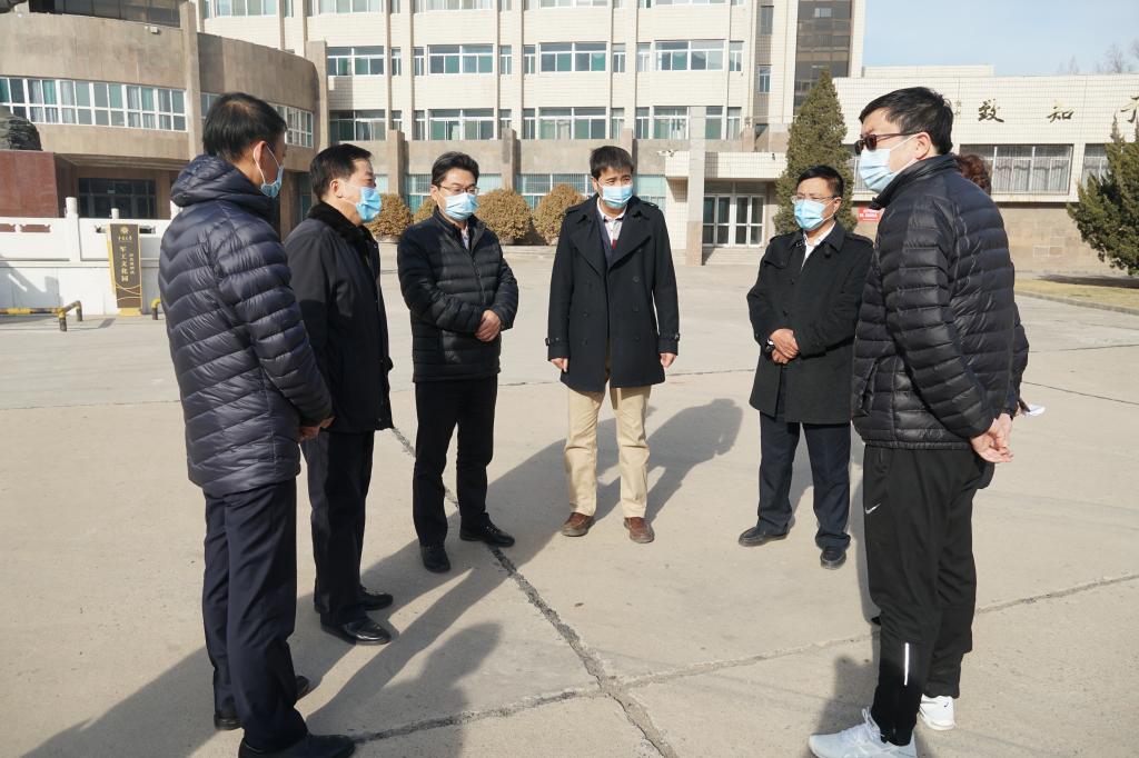 省教育厅副厅长侯文一带队来校检查假期疫情防控工作