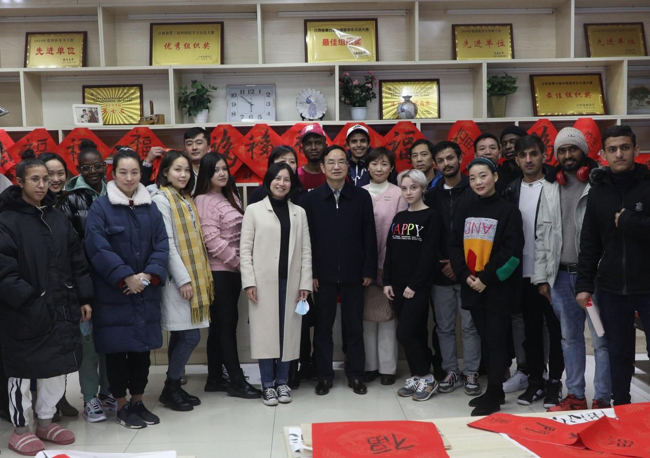 寒假不寒冷，留校温暖年