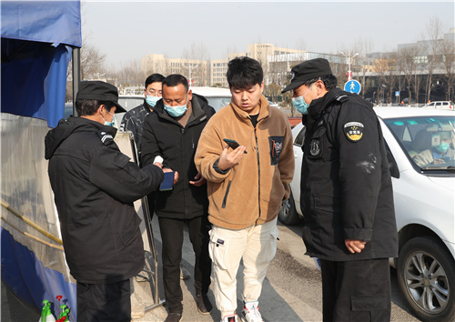 春节期间后勤保卫校医院等部门坚守岗位服务奉献