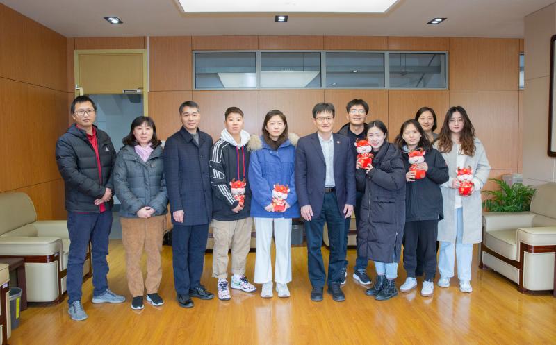 校领导慰问体育系2021年寒假留校学生