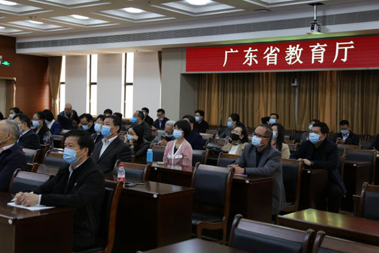 我校出席“教育部第八届高等学校科学研究优秀成果奖（人文社会科